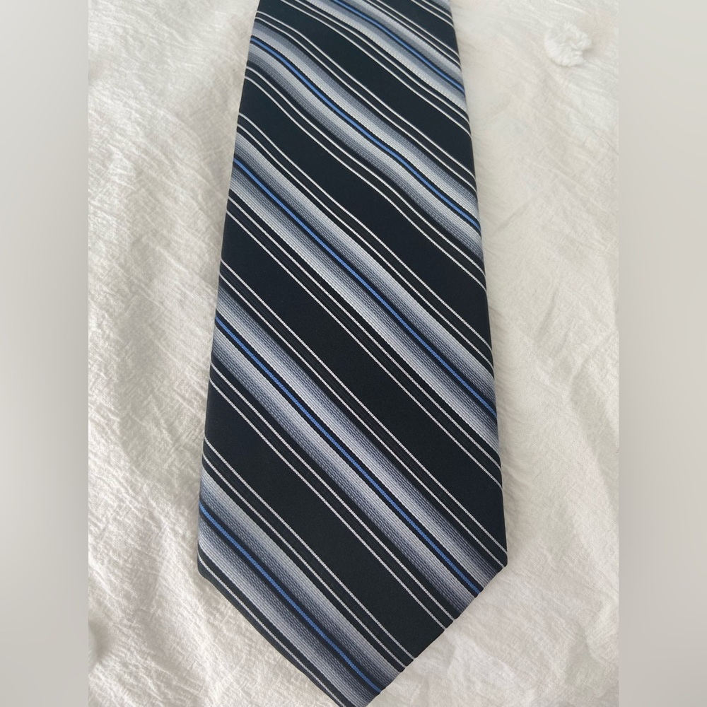 Perry Ellis 100% Handmade Silk Tie - Black/White/Blue Striped
